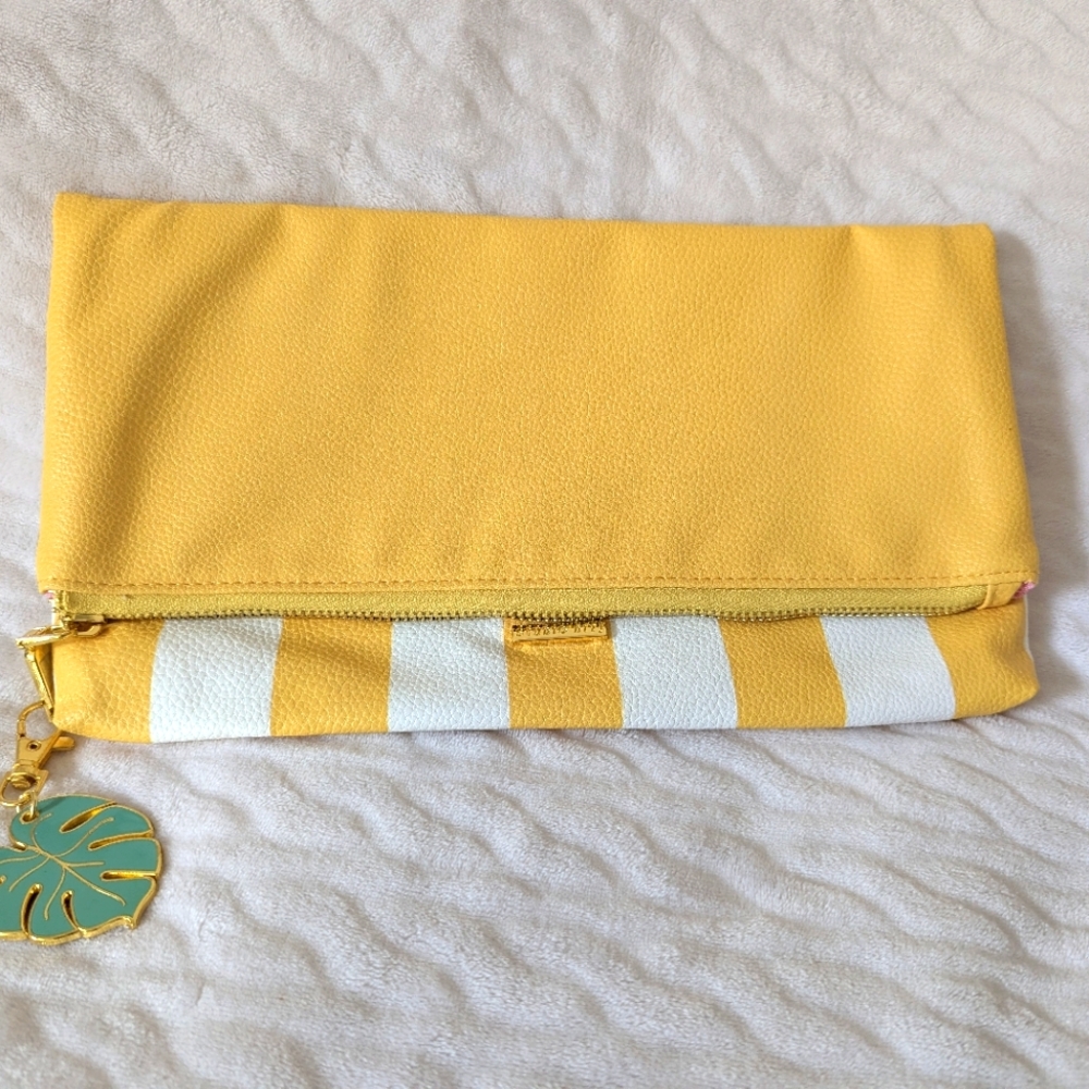 Studio DIY Pool Cabana Fold-Over Clutch
